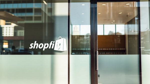 Les meilleures stratégies pour bâtir votre boutique Shopify en 2026